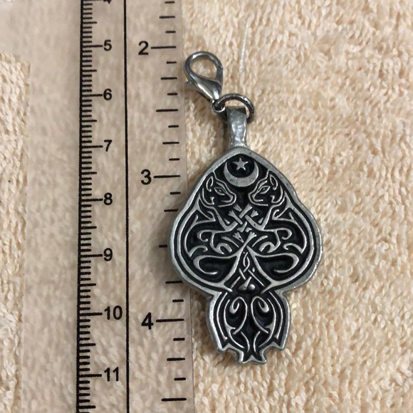 Celtic Cat Skull Pendant - Picture 1 of 2